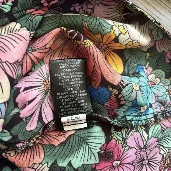 Flint & Moss | Colourful floral long bell sleeve blouse - Picture 11 of 13